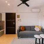 Upper - Easy Parking - Explore The Center On Foot - Modern Ano Poli